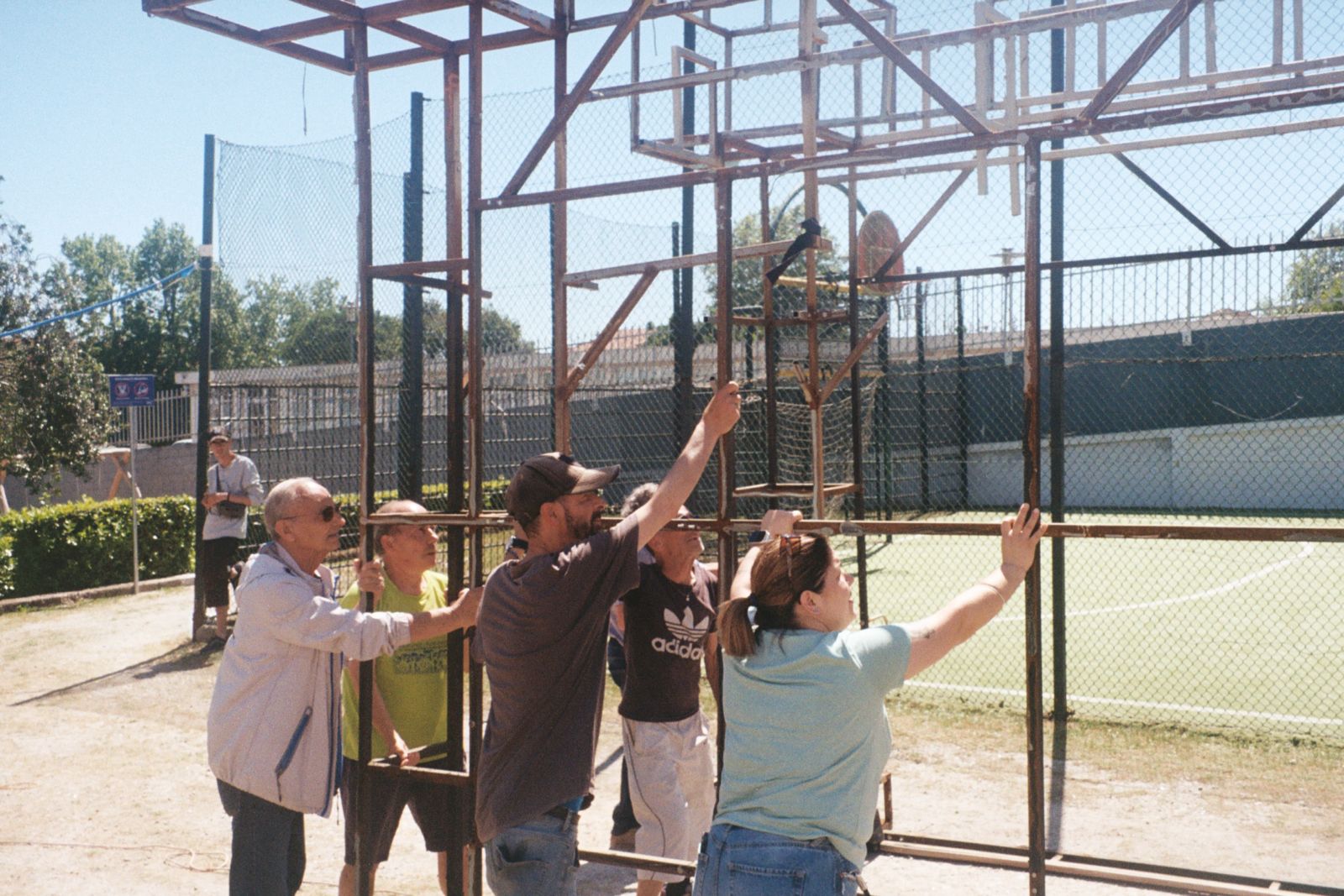 “Aqui Onde Tudo Acontece” A Associação de Moradores da Lomba entre a Memória Coletiva e a Resistência